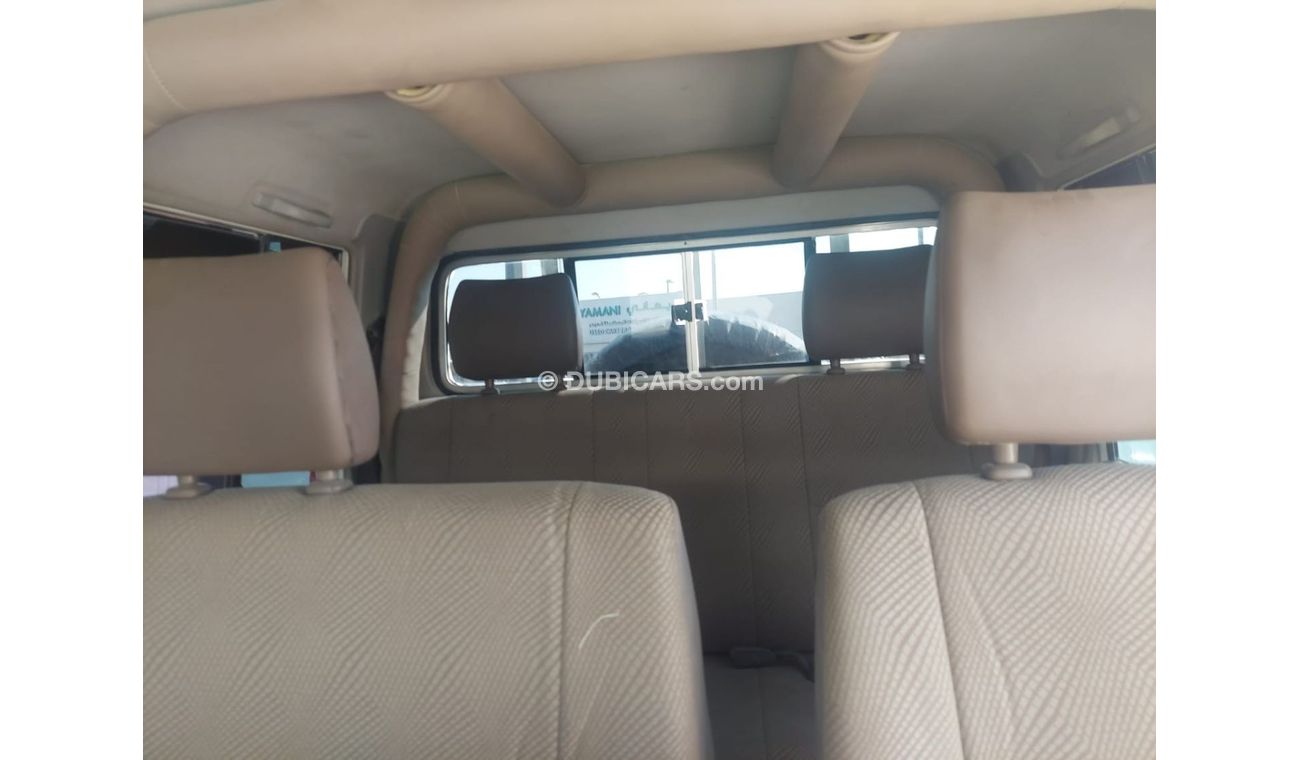 Toyota Land Cruiser Pick Up DC 4.2L DIESEL 6 CYLINDER MANUAL TRANSMISSION