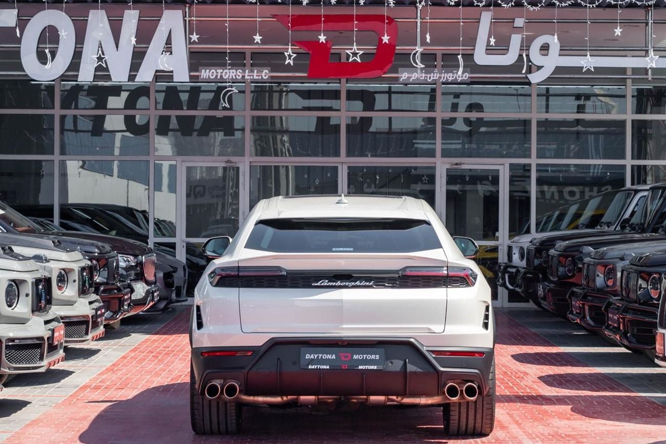 Lamborghini Urus Lamborghini Urus SE | 2025 | 1,200km