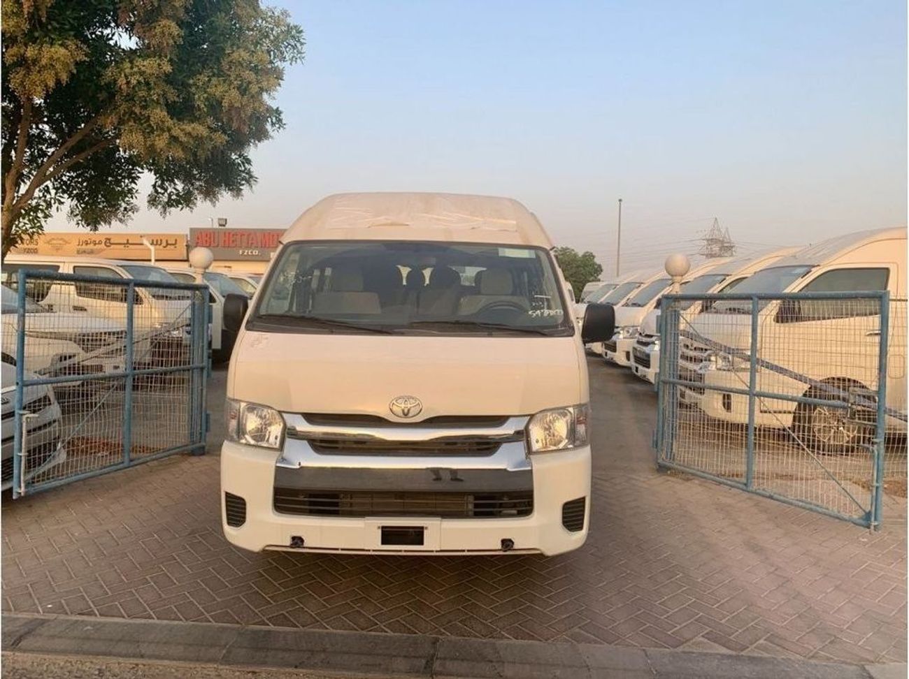 Toyota Hiace 2500cc DSL - M/T - GL FULL OPTION - 15 SEATER - AIRBAGS + ABS - POWER WINDOW + 3 POINT SEAT BILT