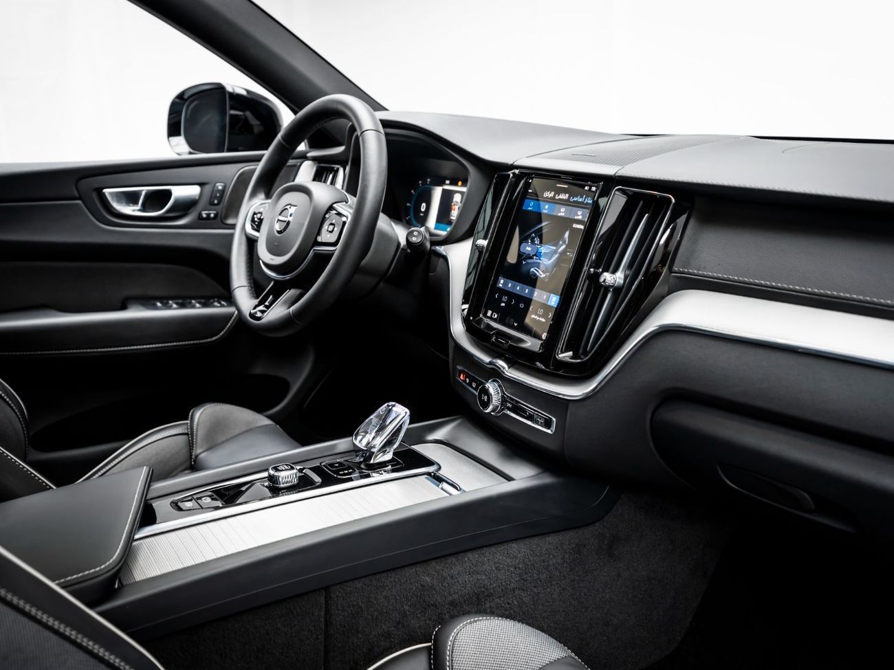 Volvo XC60 B5 2.0T Powertrain 2024 Volvo XC60 B5 Ultimate Dark, 2026 Volvo Warranty, Full Service History, Low