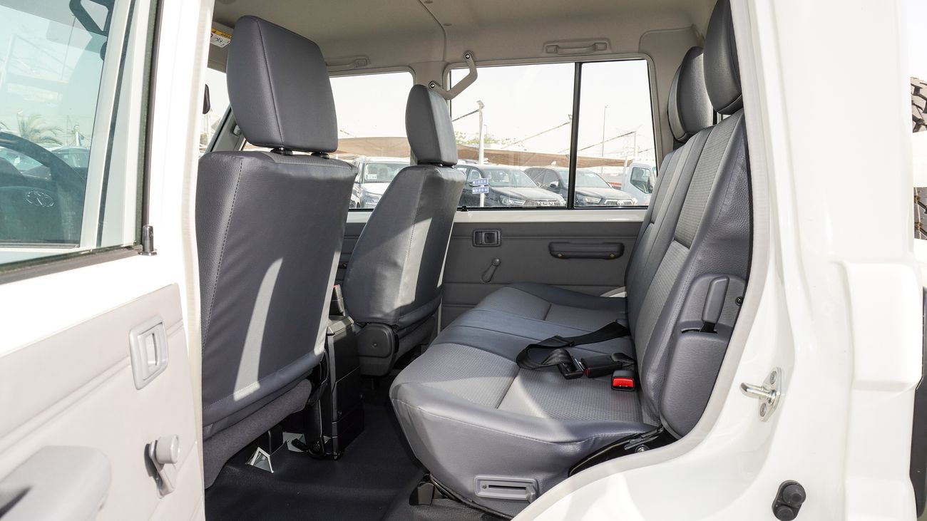 Toyota Hilux 4.2L Diesel Double Cabin M/T