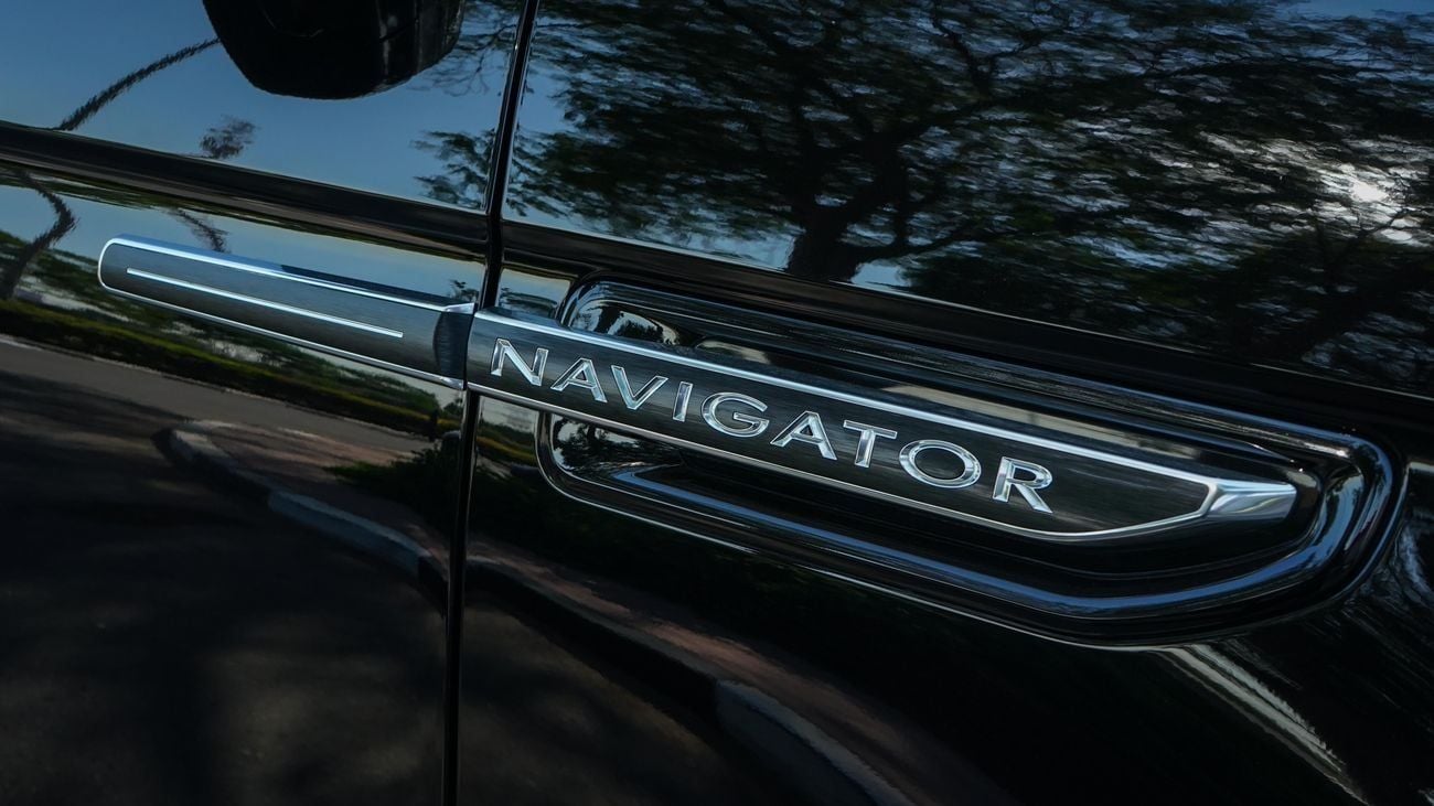 لينكولن نافيجاتور Presidential 3.5L PRESIDENTIAL 202 GCC SPECS!! WARRANTY AND SERVICE CONTRACT FROM AL TAYER