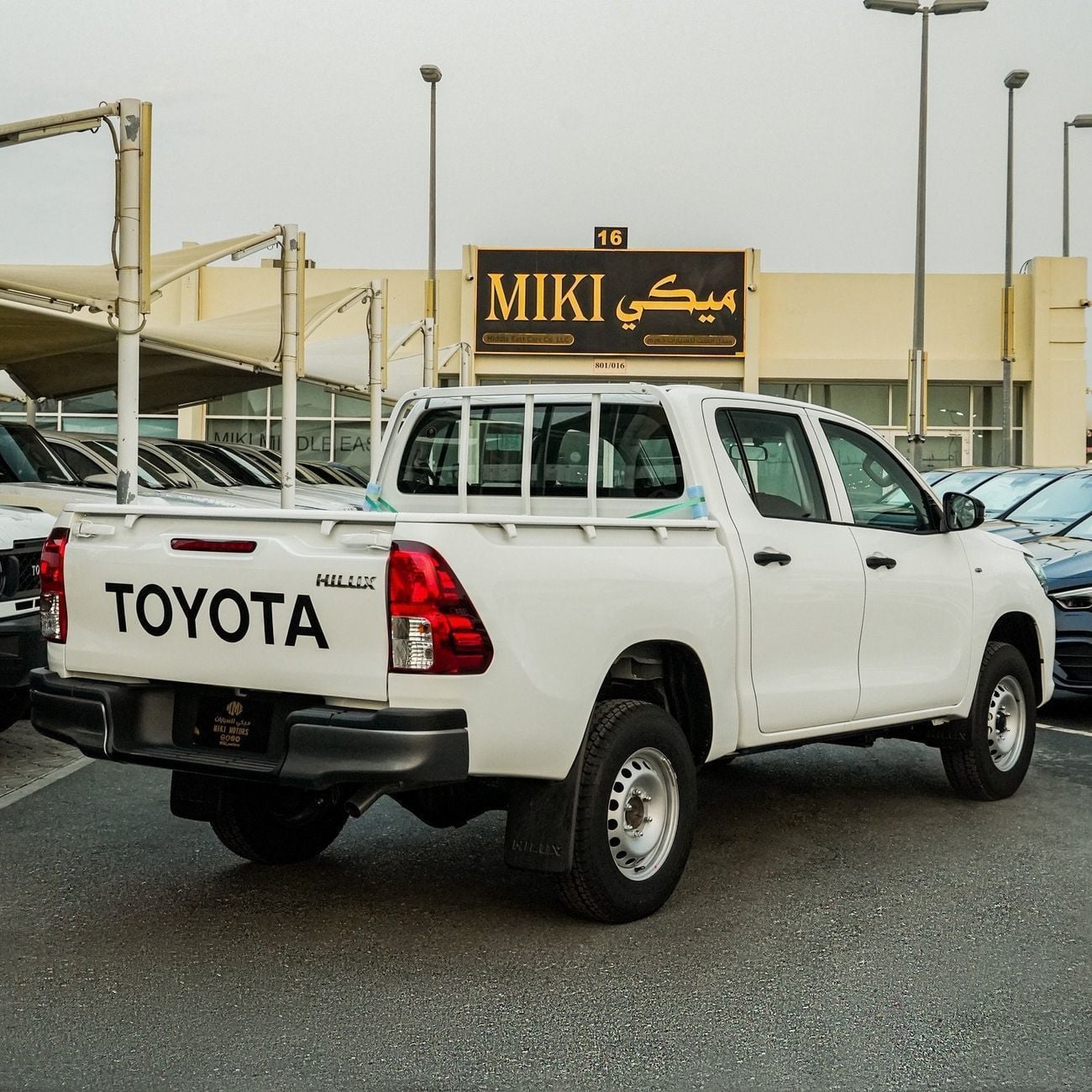 تويوتا هيلوكس DLX 2.4 L | Diesel | 4x4 | D/C | M/T | DIFFLOCK | EXPORT ONLY !