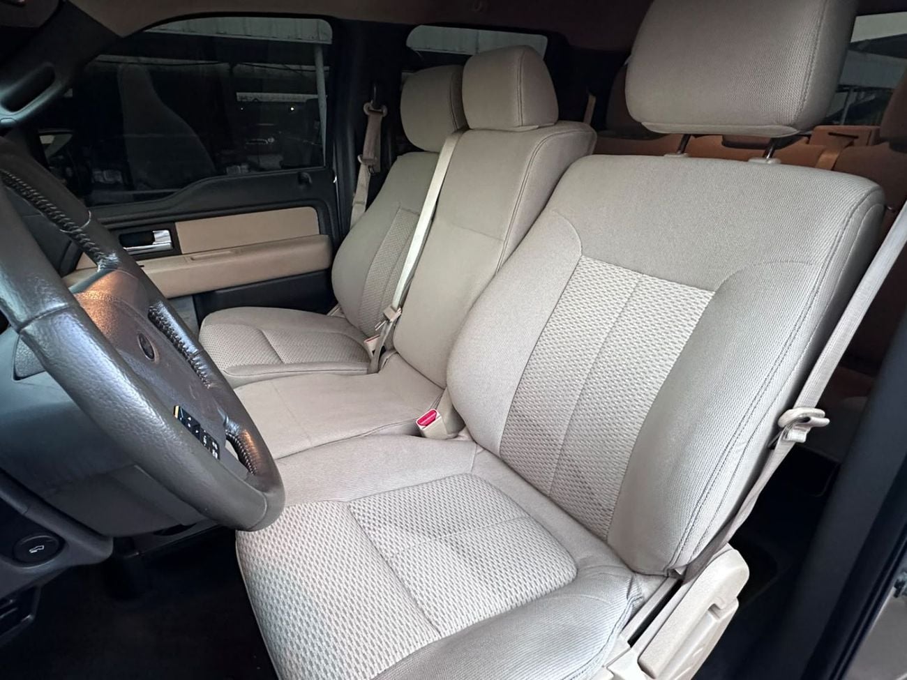 Ford F-150 XLT CREW CAB