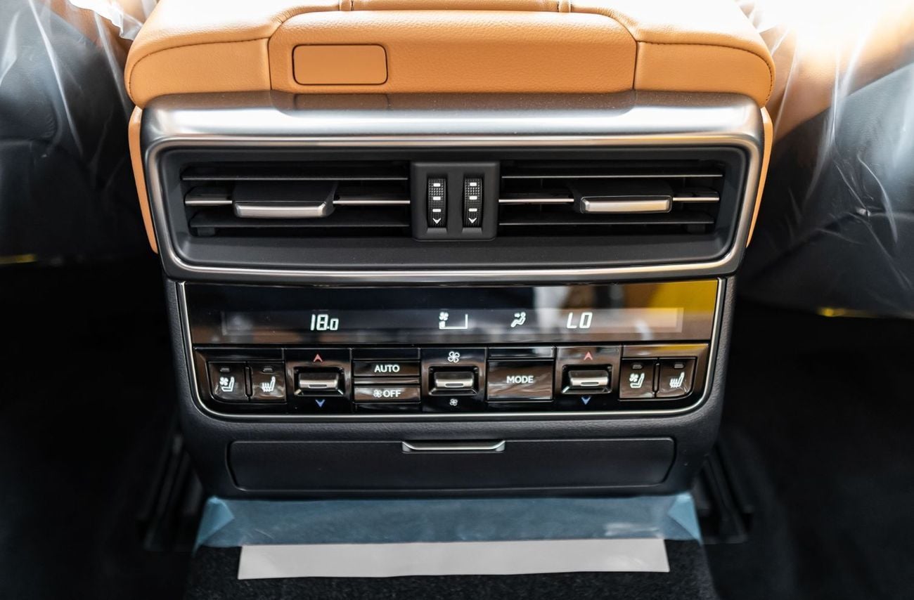 Lexus LX 700h 2026 Lexus LX700h Signature 3.5L AT Hybrid (White-Tan) 7 Seats