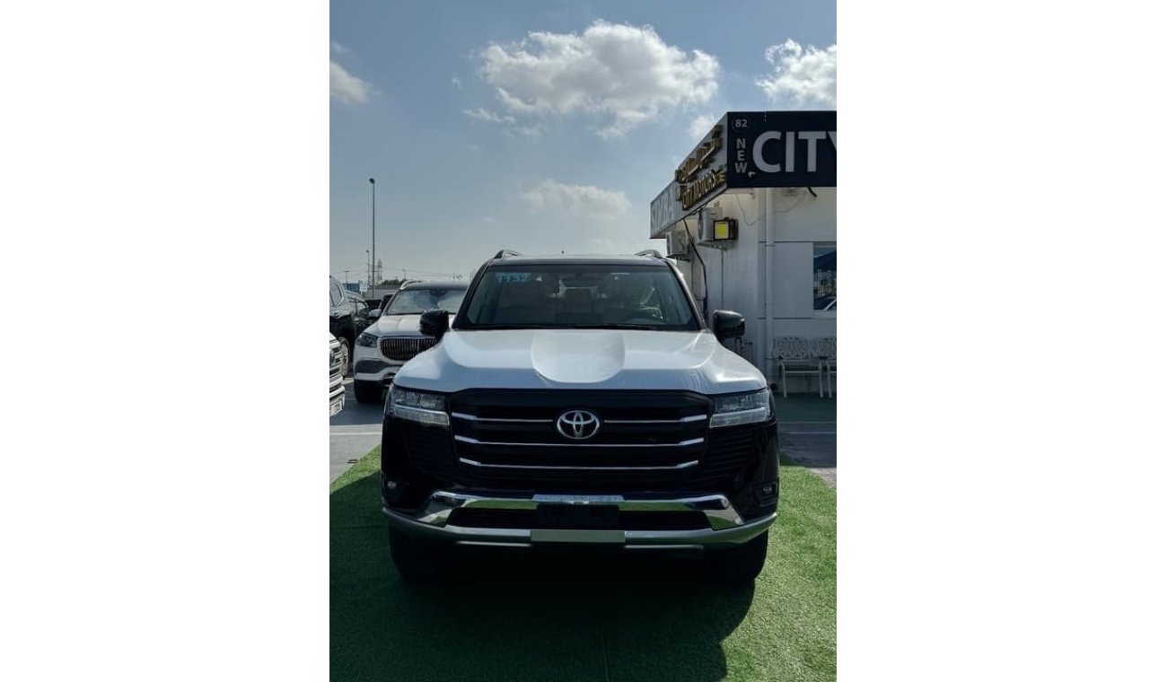 تويوتا لاند كروزر Toyota Land Cruiser GXR 4.0 Black Color Interior Beige