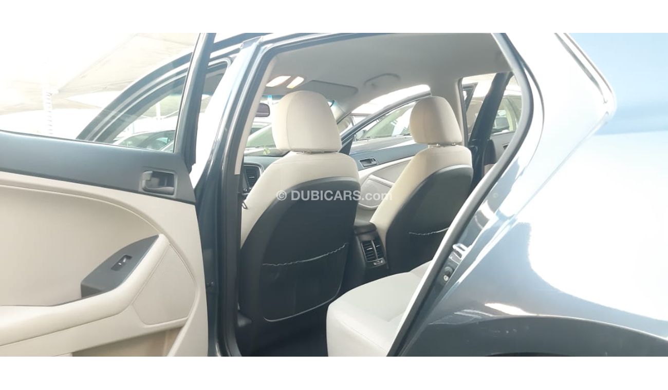 كيا أوبتيما خليجى رقم 2  شاشة   كاميرا  مثبت  سرعة  جناح خلفى رنجات حساسات أنوار ضباب بحالة ممتازة