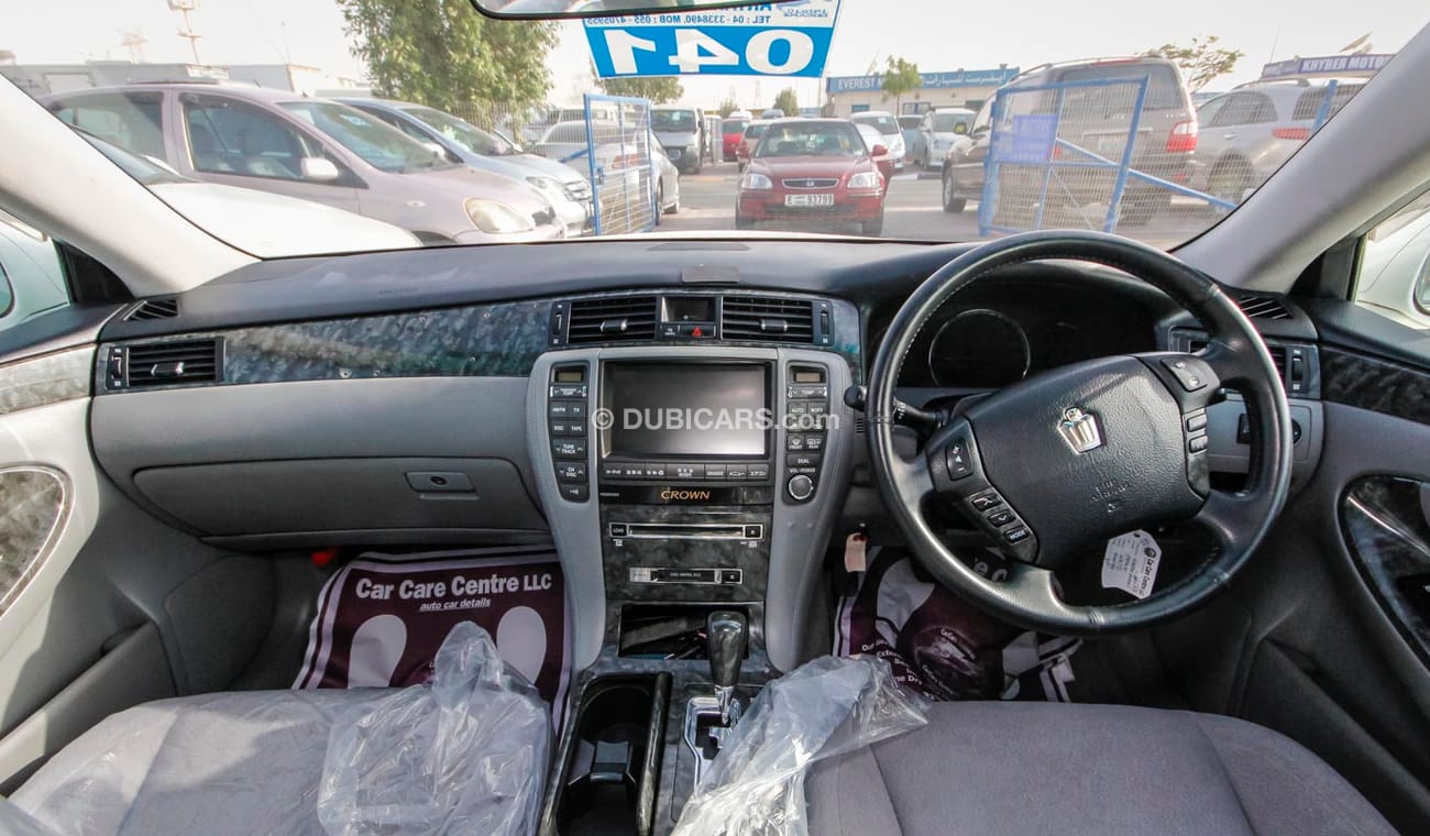 تويوتا كراون Royal saloon