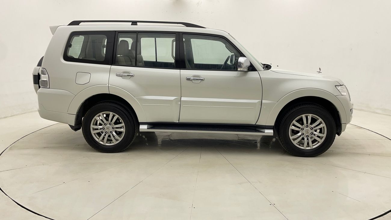 ميتسوبيشي باجيرو GLS TOP 3.5 | بدون دفعة مقدمة | اختبار القيادة في المنزل