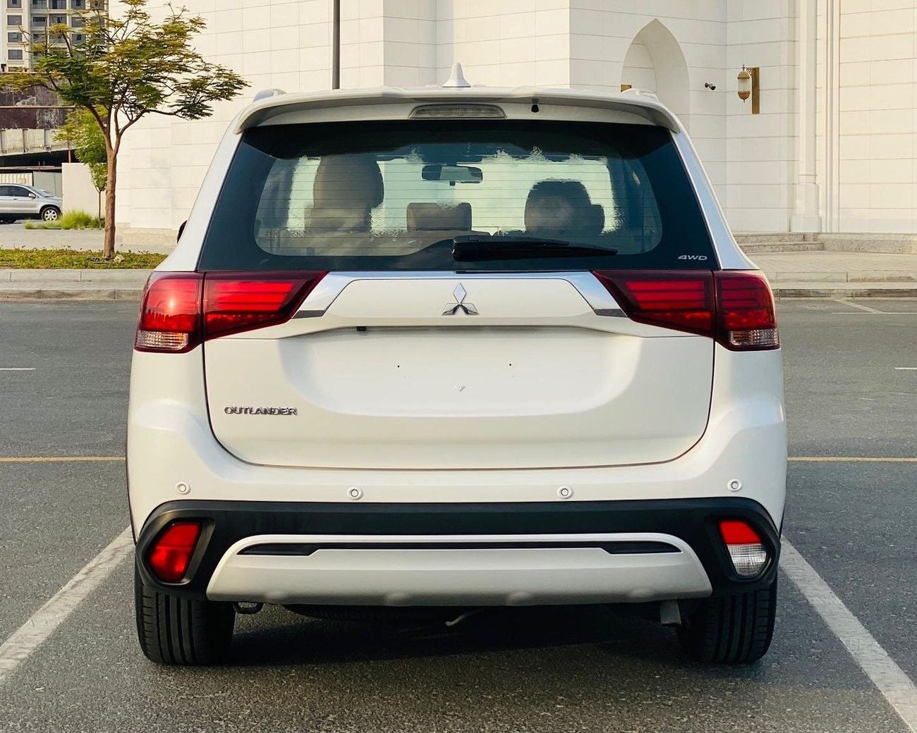 ميتسوبيشي آوتلاندر