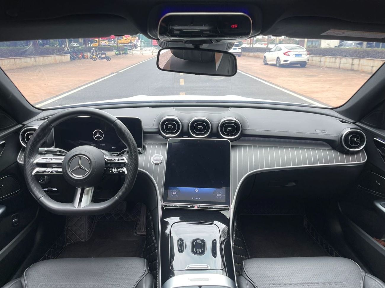 مرسيدس بنز C200 L