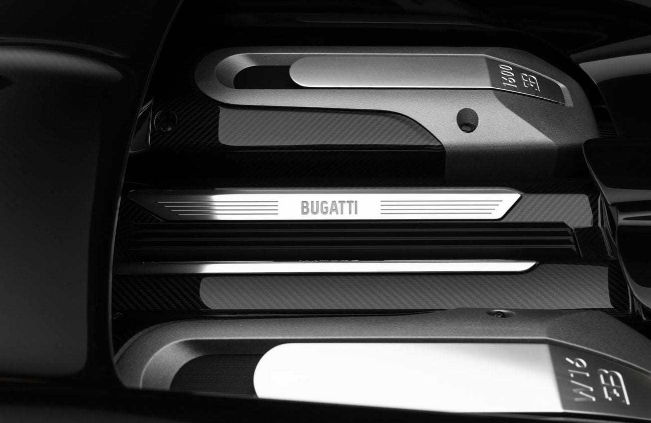 بوغاتي Mistral 8.0L W16 Quad-Turbocharged Engine
