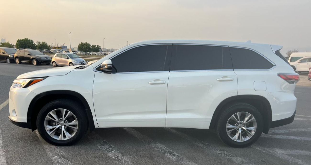 Toyota Highlander 2015Toyota Highlander  -3.5L-V6 -AWD 4x4 - Rear CAM -Automatic seat -trunk Automatic-