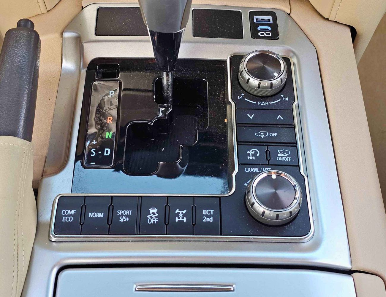 Toyota Land Cruiser GXR/ V6 4.0L / SUNROOF/ 360* CAMERA/ 2022 SHAPE/ EXPORT ONLY/ LOT # 81656