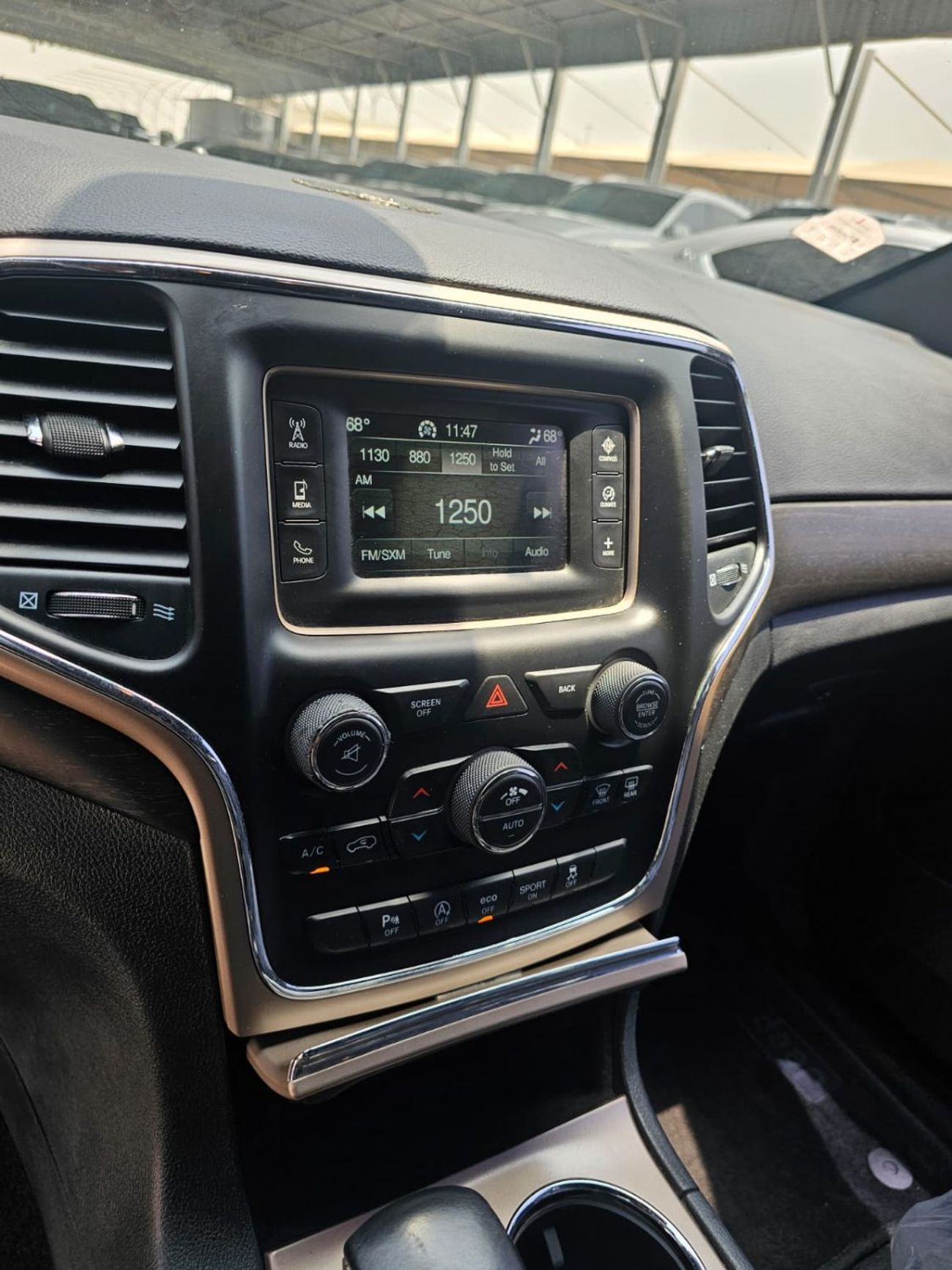 جيب جراند شيروكي Laredo 3.6L