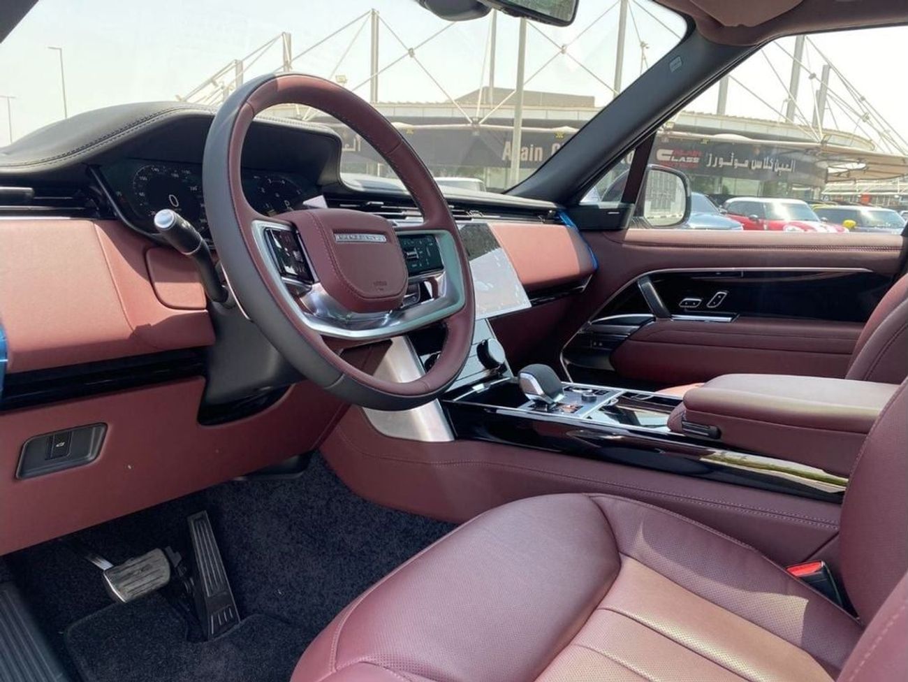 لاند روفر رينج روفر GCC SPEC UNDER WARRANTY AND SERVICE CONTRACT