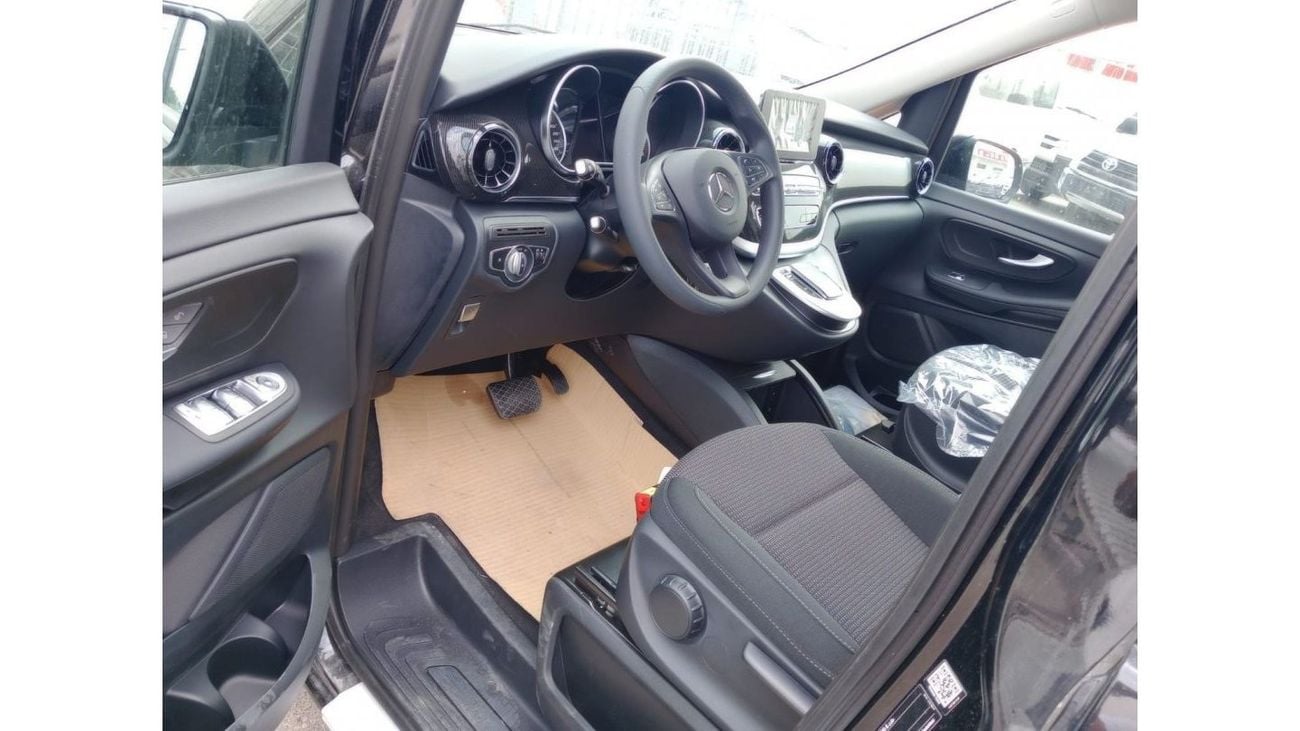 Mercedes-Benz V 250 V-Class V250 2.0L gasoline ( 4X2 ) 5 doors Black color