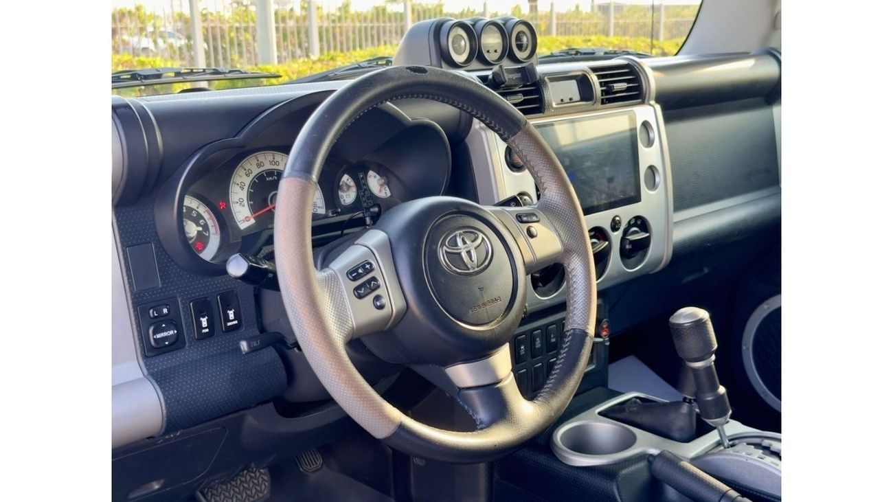 Toyota FJ Cruiser Toyota Land Cruiser VXR MODEL 2014 KM 49000 NO ACCDEINT NO PAINT