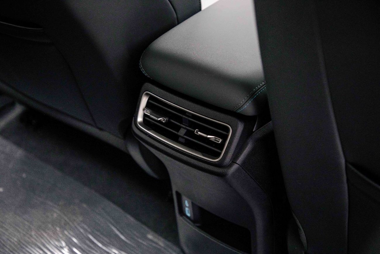 BYD Qin L DM-i Leading Version 1.5L - White Inside Grey | Export Only