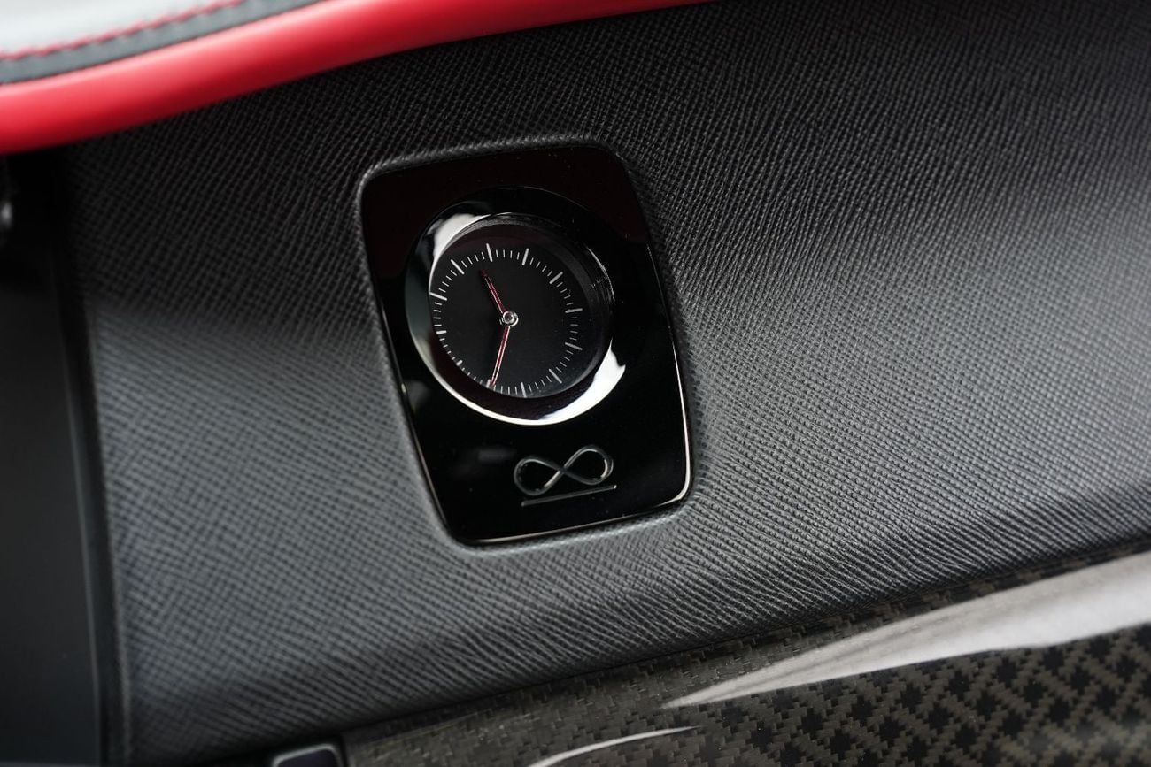 Rolls Royce Cullinan BLACK BADGE , FACELIFT, Rear VIP Seats w/ Screens, Starlight, Bespoke Audio, GCC Specs!