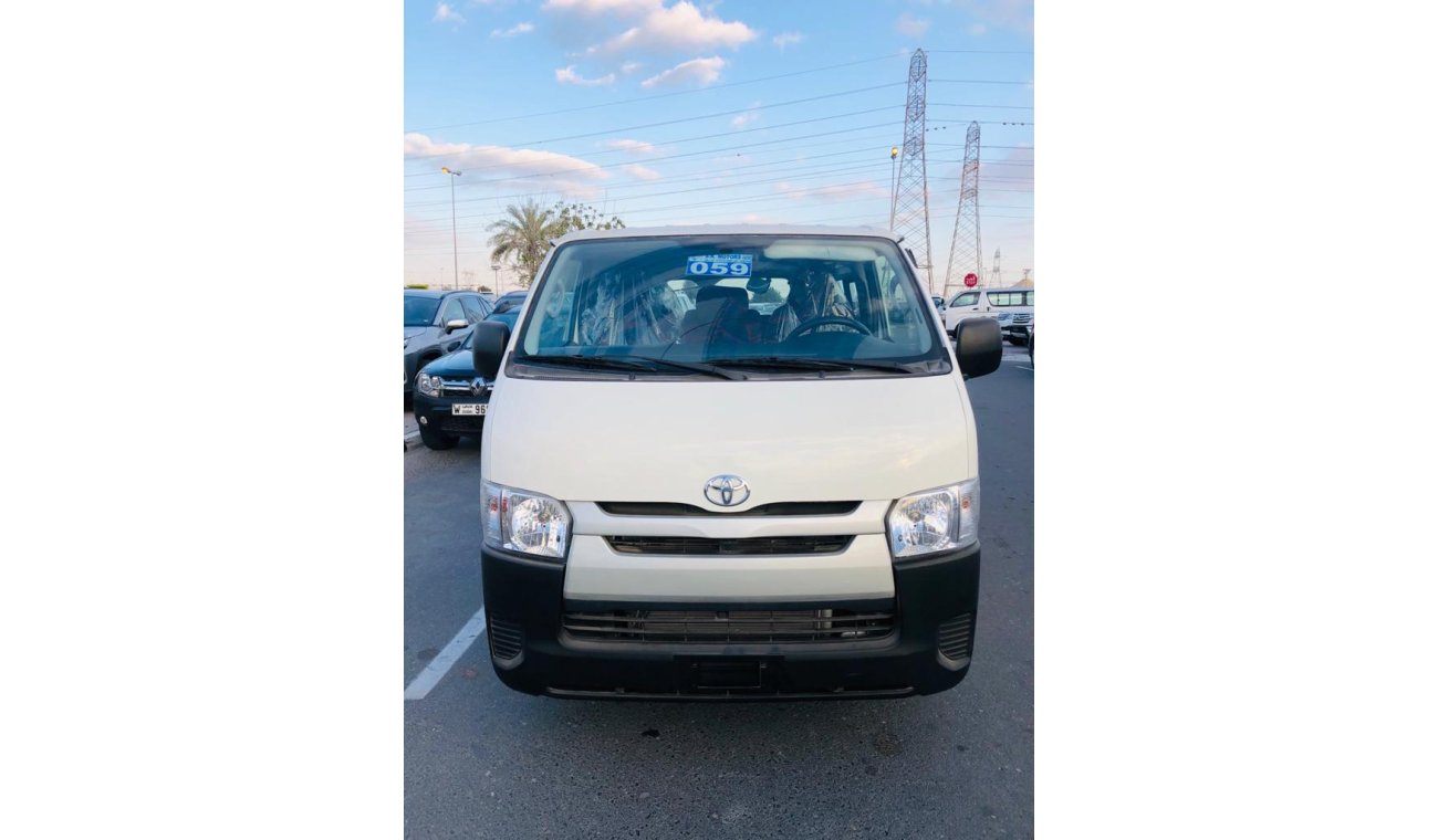 Toyota Hiace MANUAL GEAR, 2.700CC PETROL, CAR CODE: 41390