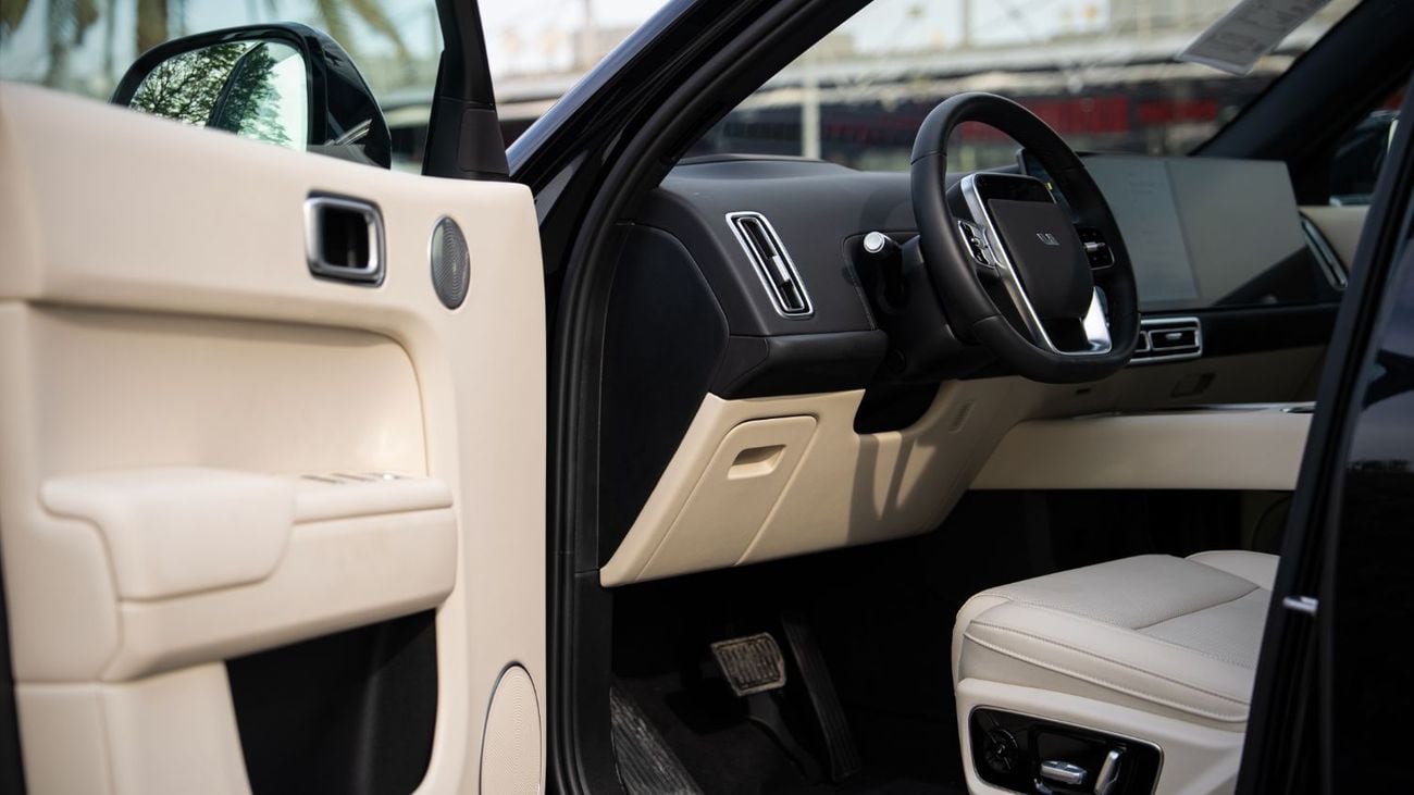 Li Auto L7 Ultra 1.5L - Black Inside Black & White | Export Only