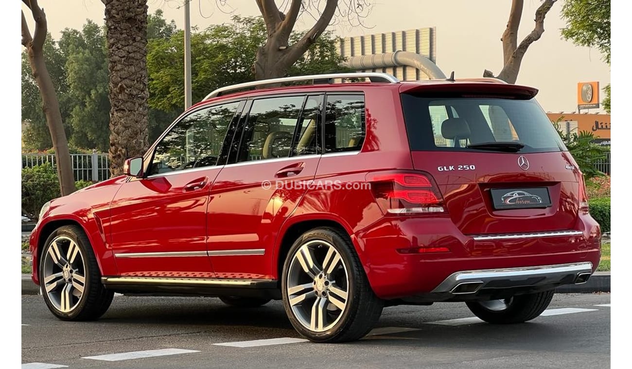 Mercedes-Benz GLK 250 Std MERCEDES BENZ GLK250 2015 GCC 4MATIC FULL OPTIONS ORIGINAL PAINT IN LOW MILEAGE
