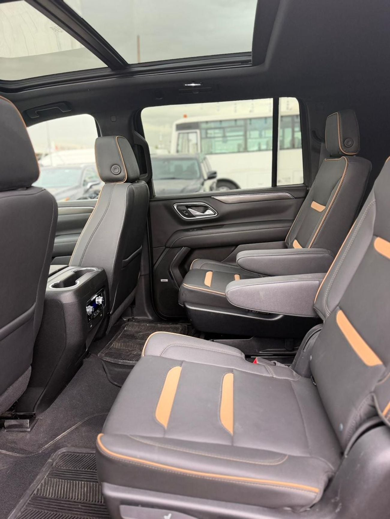 جي أم سي يوكون 5.3 V8 AT4 (AWD)