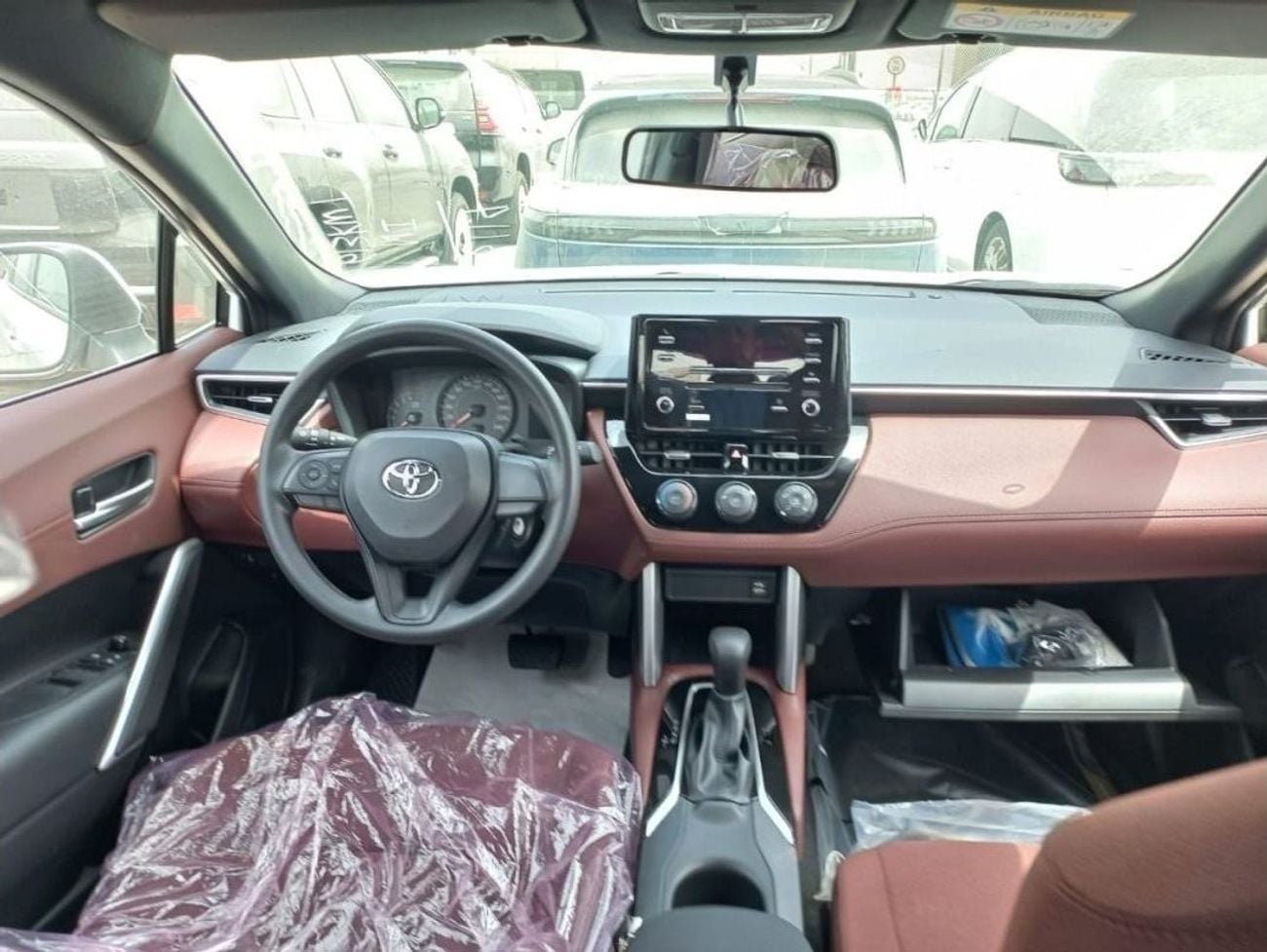 تويوتا كورولا كروس 2026 TOYOTA COROLLA CROSS 1.8L Petrol Basic Option Automatic Zero KM