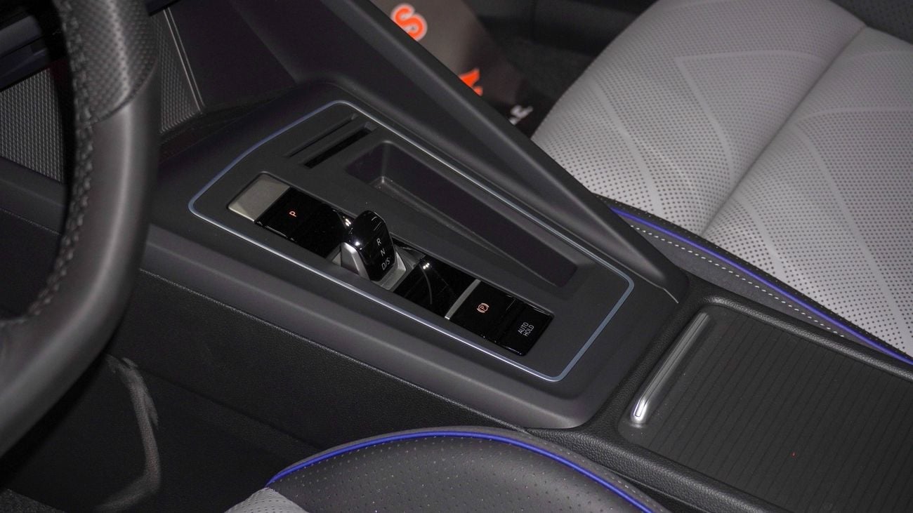 فولكس واجن جولف R 300 TSI