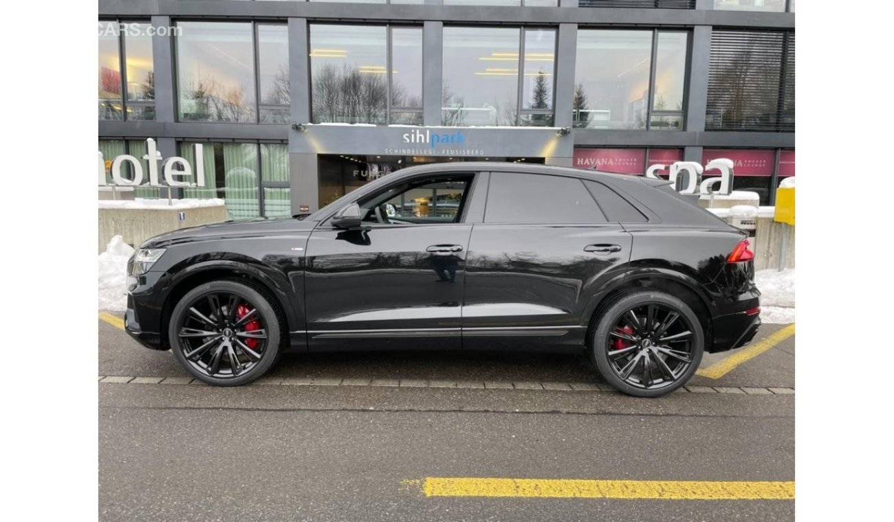 Audi Q8 Competition Plus 3.0L MHEV AT