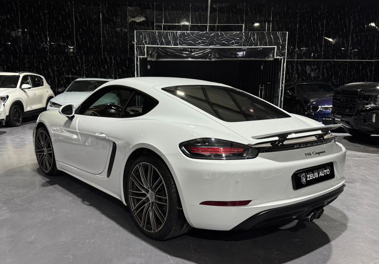 Porsche 718 Cayman Std 2.0L A/T
