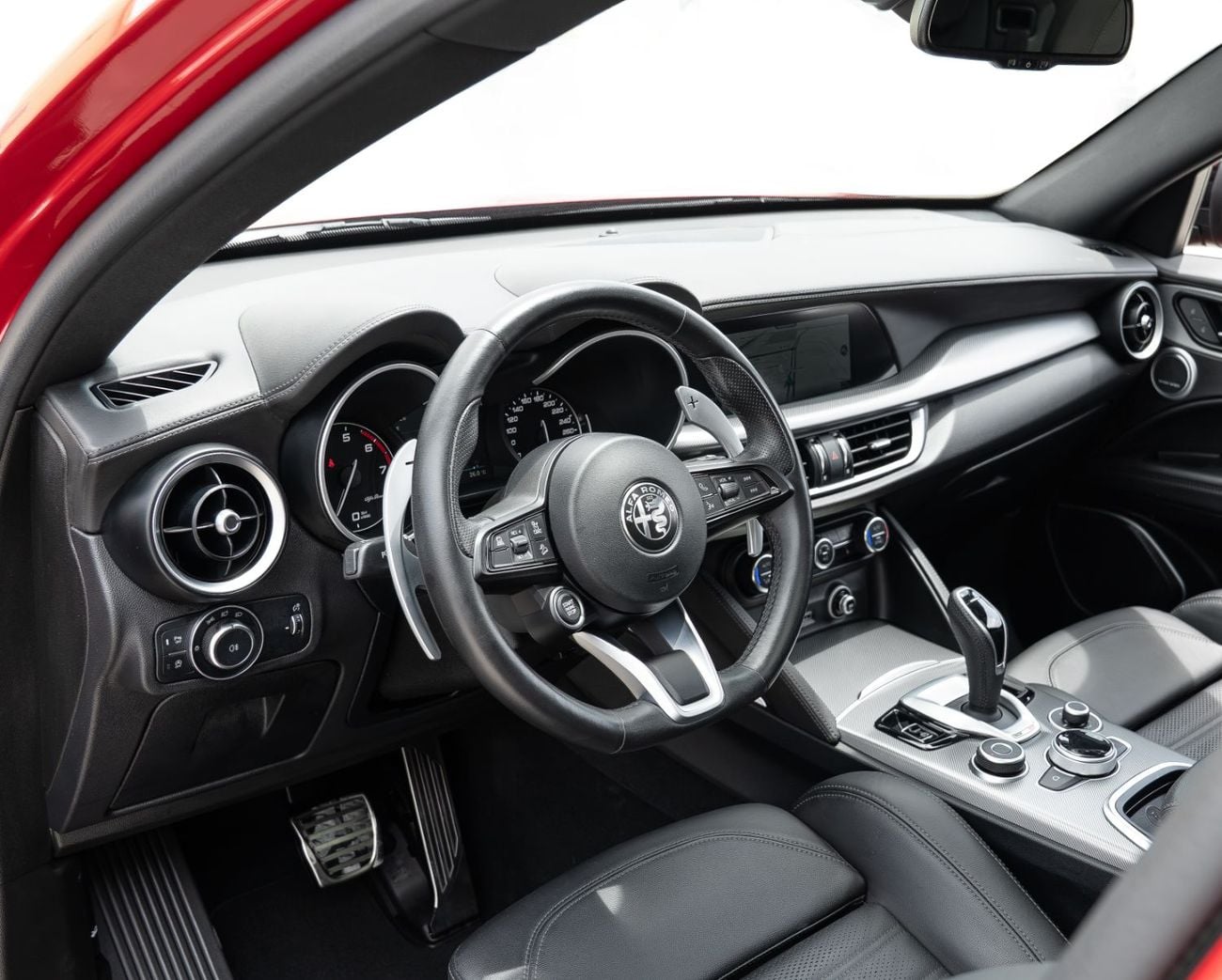 ألفا روميو ستيلفيو Veloce 2024 Alfa Romeo Stelvio Q4, 2028 Alfa Romeo Warranty, Low Kms, GCC