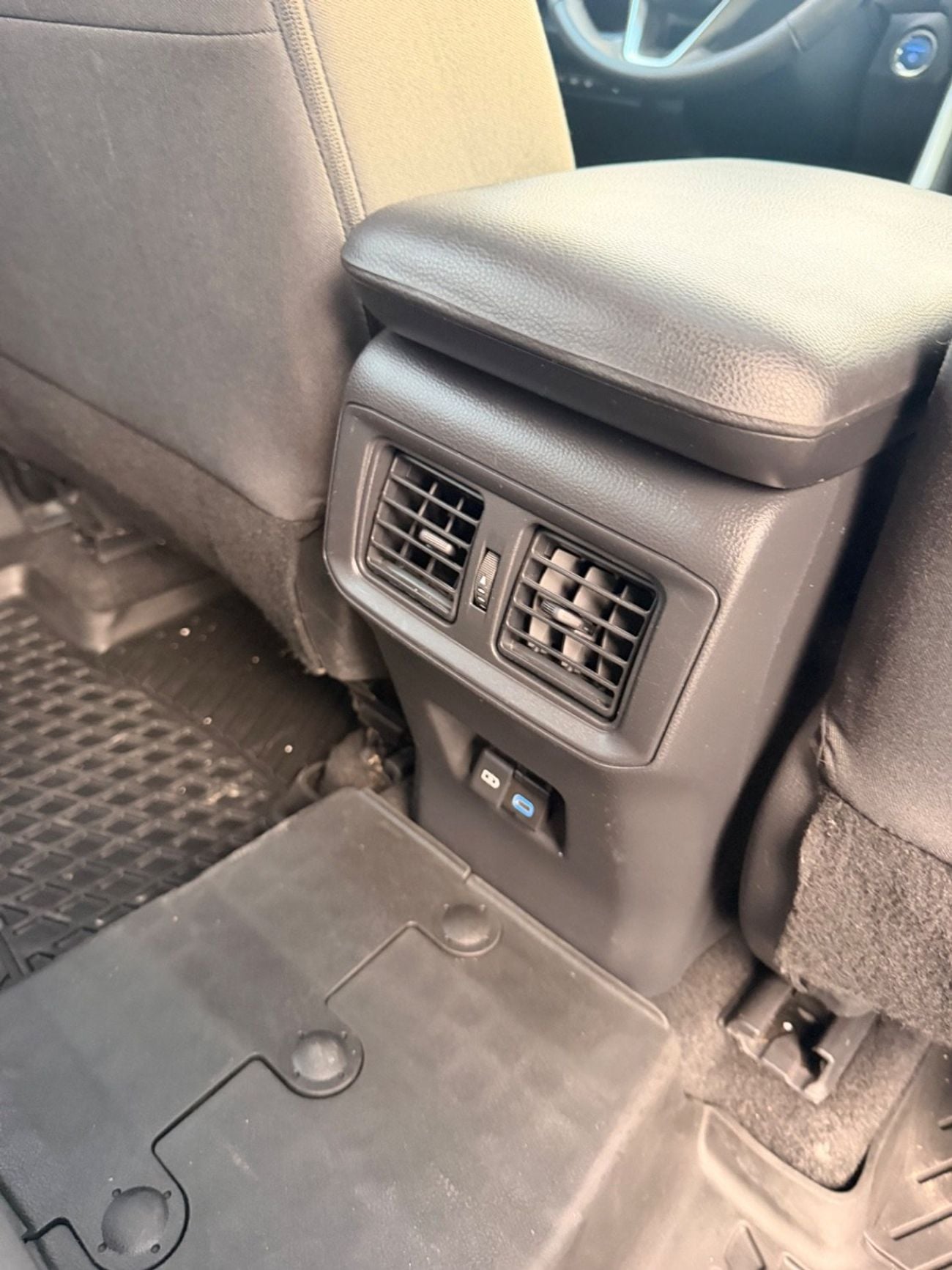 Toyota RAV4 Hybrid XLE 2.5L