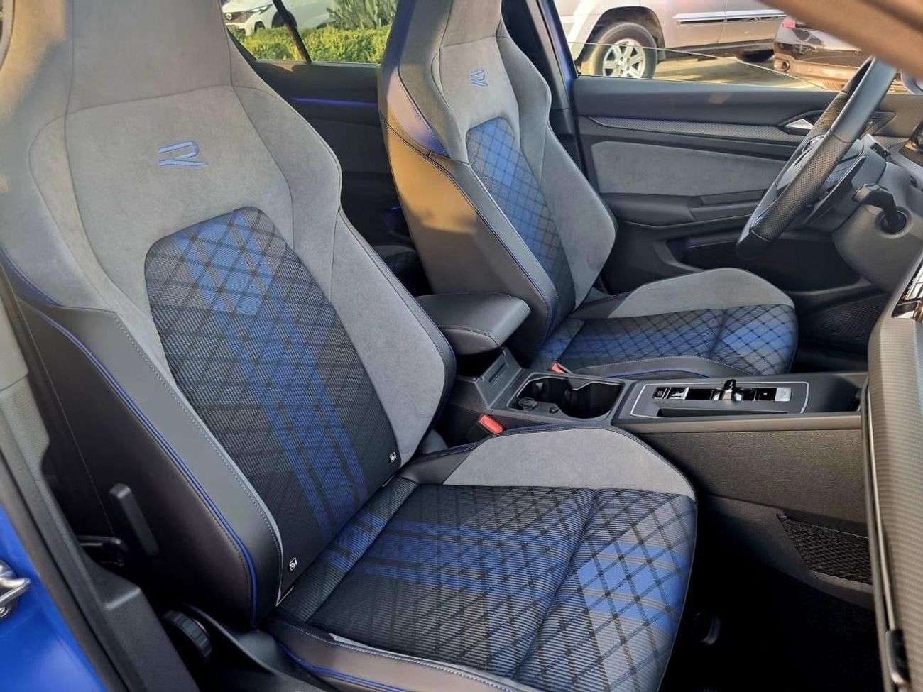 فولكس واجن جولف ار Base 2.0T GERMAN SPEC BRAND NEW