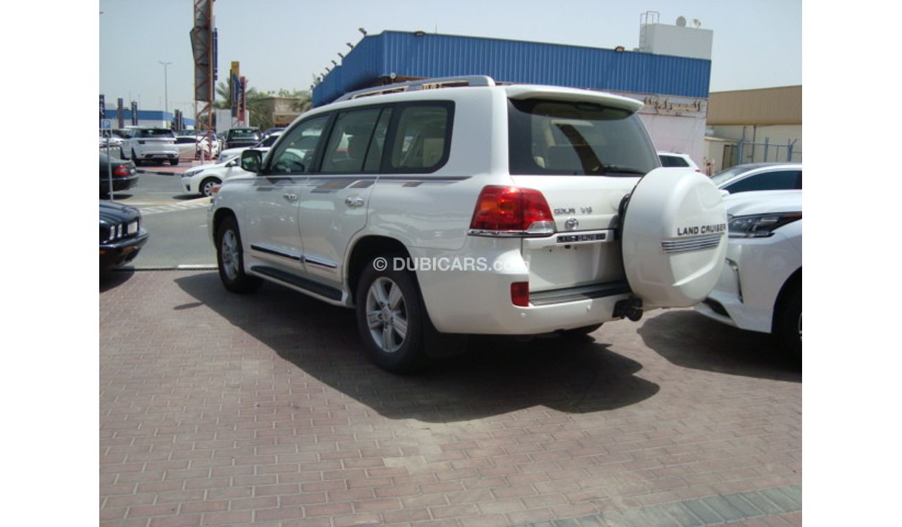 Toyota Land Cruiser GXR V8