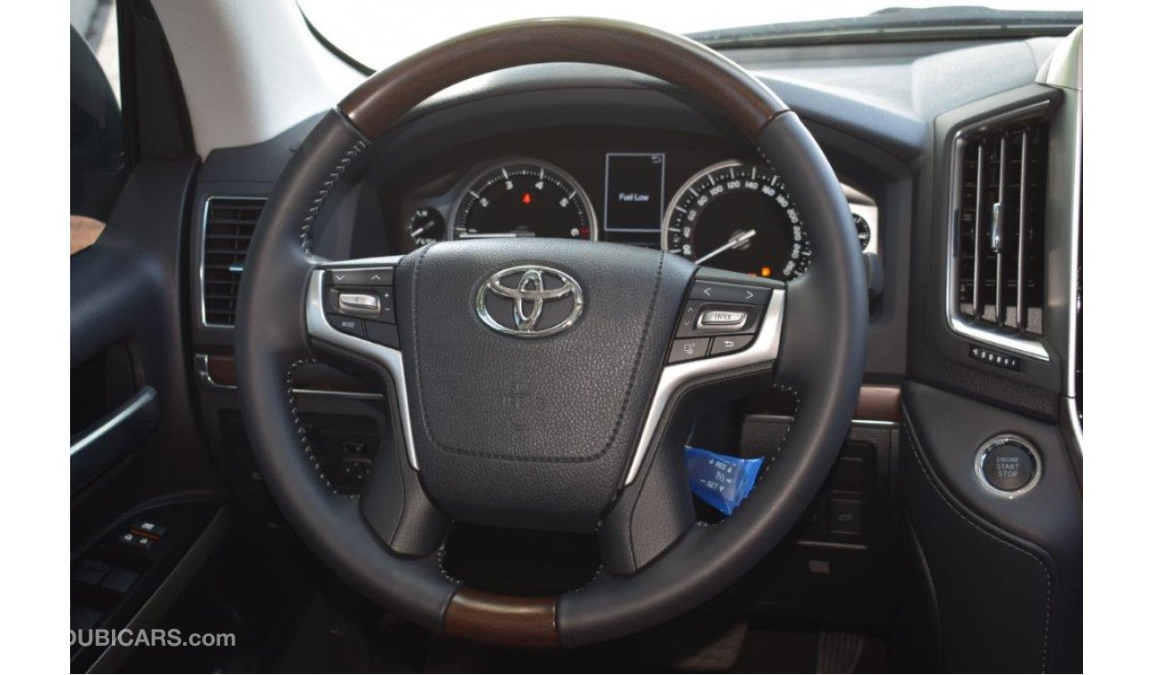 Toyota Land Cruiser VXR + V8 5.7L Petrol AT
