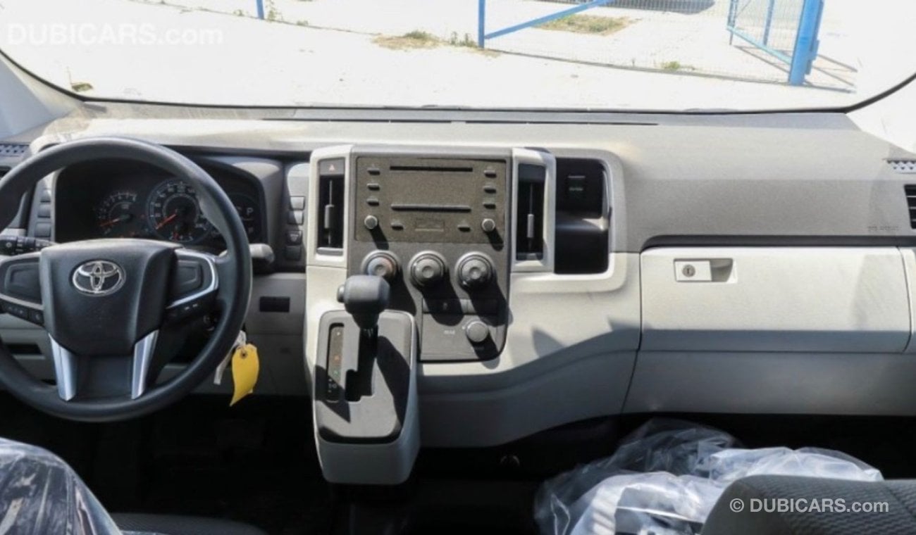 Toyota Hiace 13 seat Automatic petrol