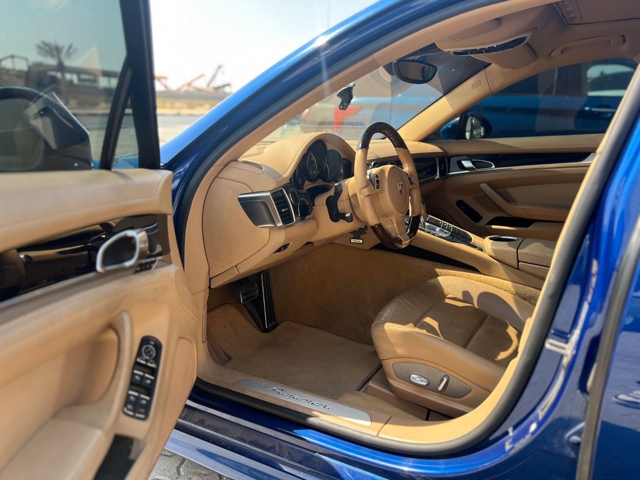 Porsche Panamera Std 3.6L (296 HP) Panamera | 3.6L | V6 | GCC