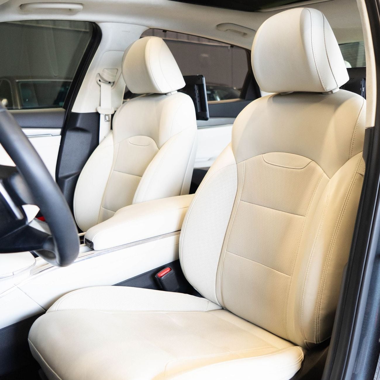 Hyundai Azera AED 1,915 P.M • 0% Downpayment • Hyundai Azera Calligraphy • Agency Warranty