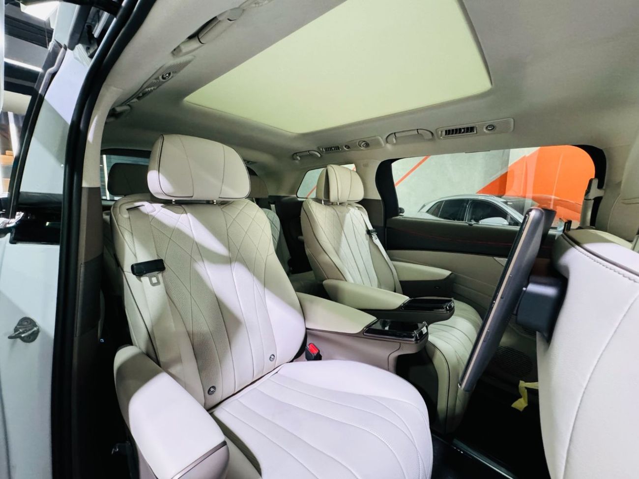 Denza D9 4WD Top Option