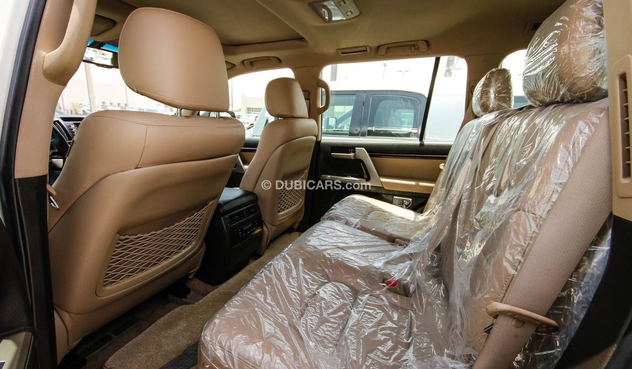 Toyota Land Cruiser GXR V8