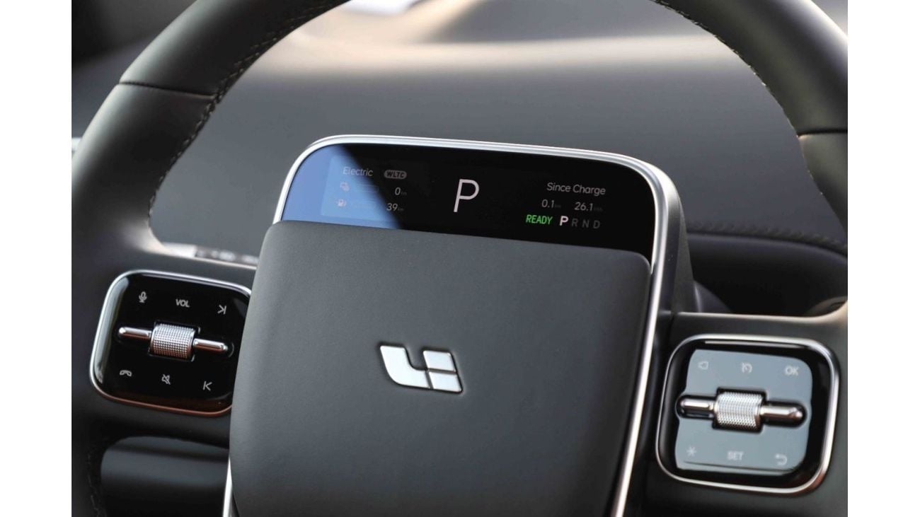 لي اوتو L7 2024 Li Auto L7 ULTRA 1.5 Plug-in Hybrid - أسود من الداخل أسود وبرتقالي | للتصدير فقط