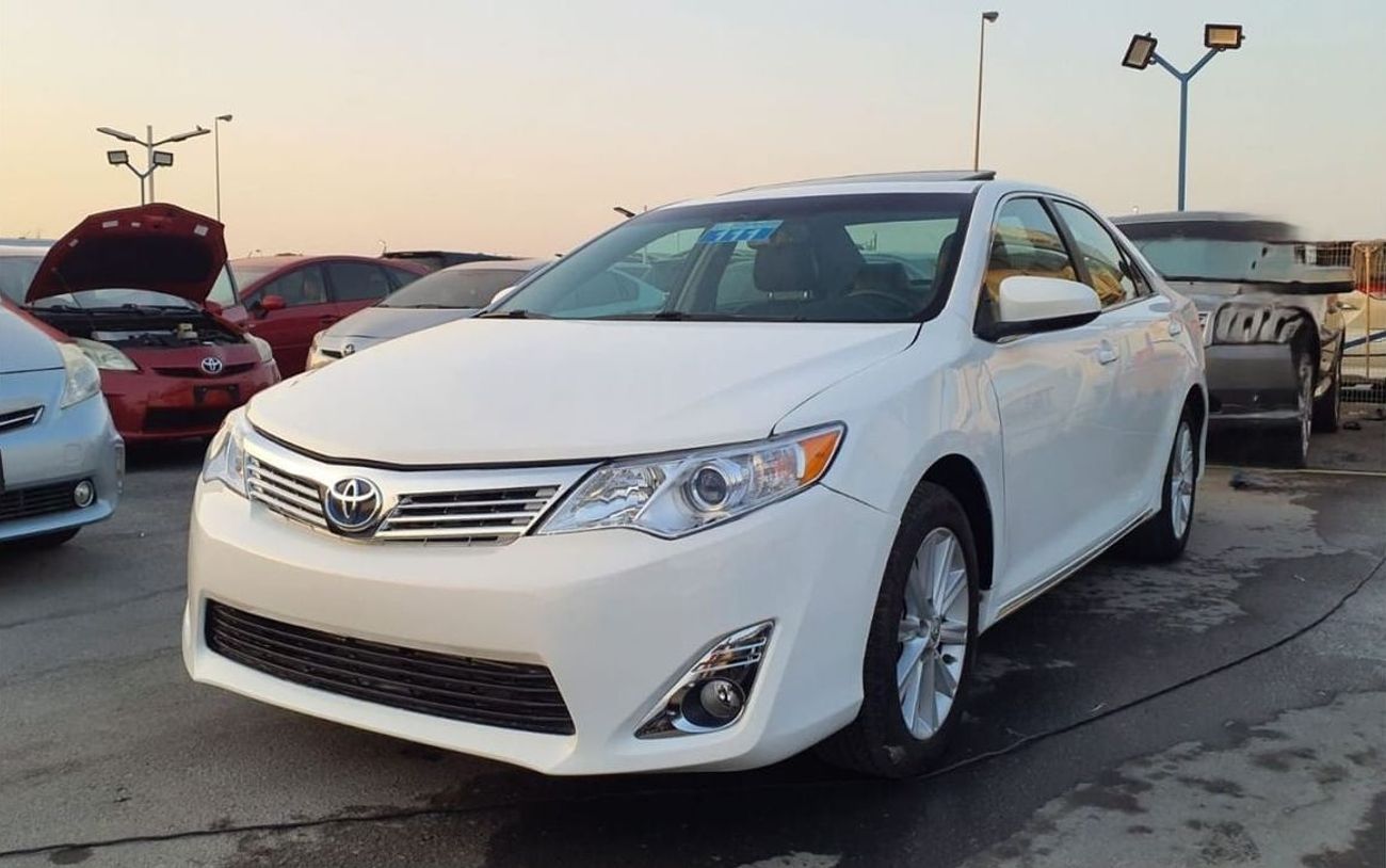 تويوتا كامري Toyota Camry XLE Hyrbrid