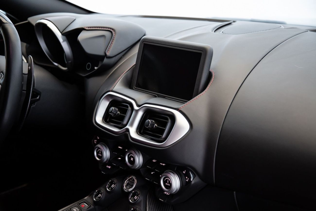 Aston Martin Vantage