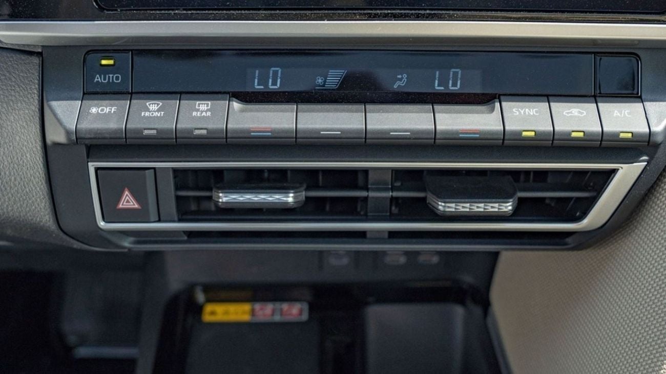 Toyota Camry 2025 Toyota Camry LE facelift 2.5L Petrol AT with Sunroof - GCC (Export price)