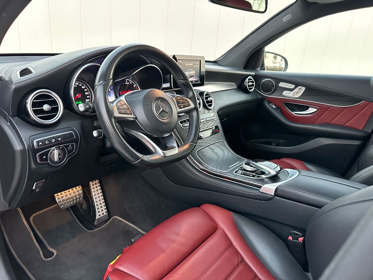 Mercedes Benz GLC250 AMG