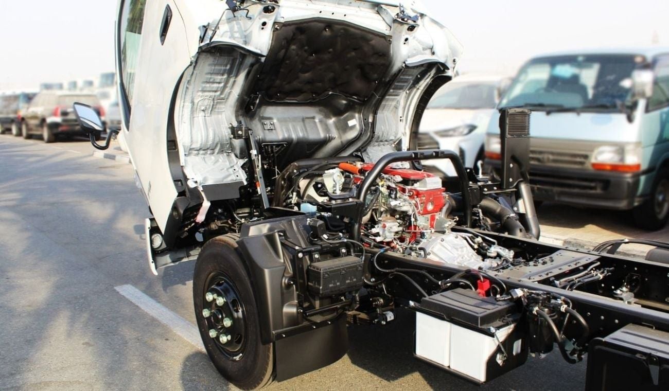 Hino 300 XZU 710L 6.5 TON 300S Wide cab 4X2