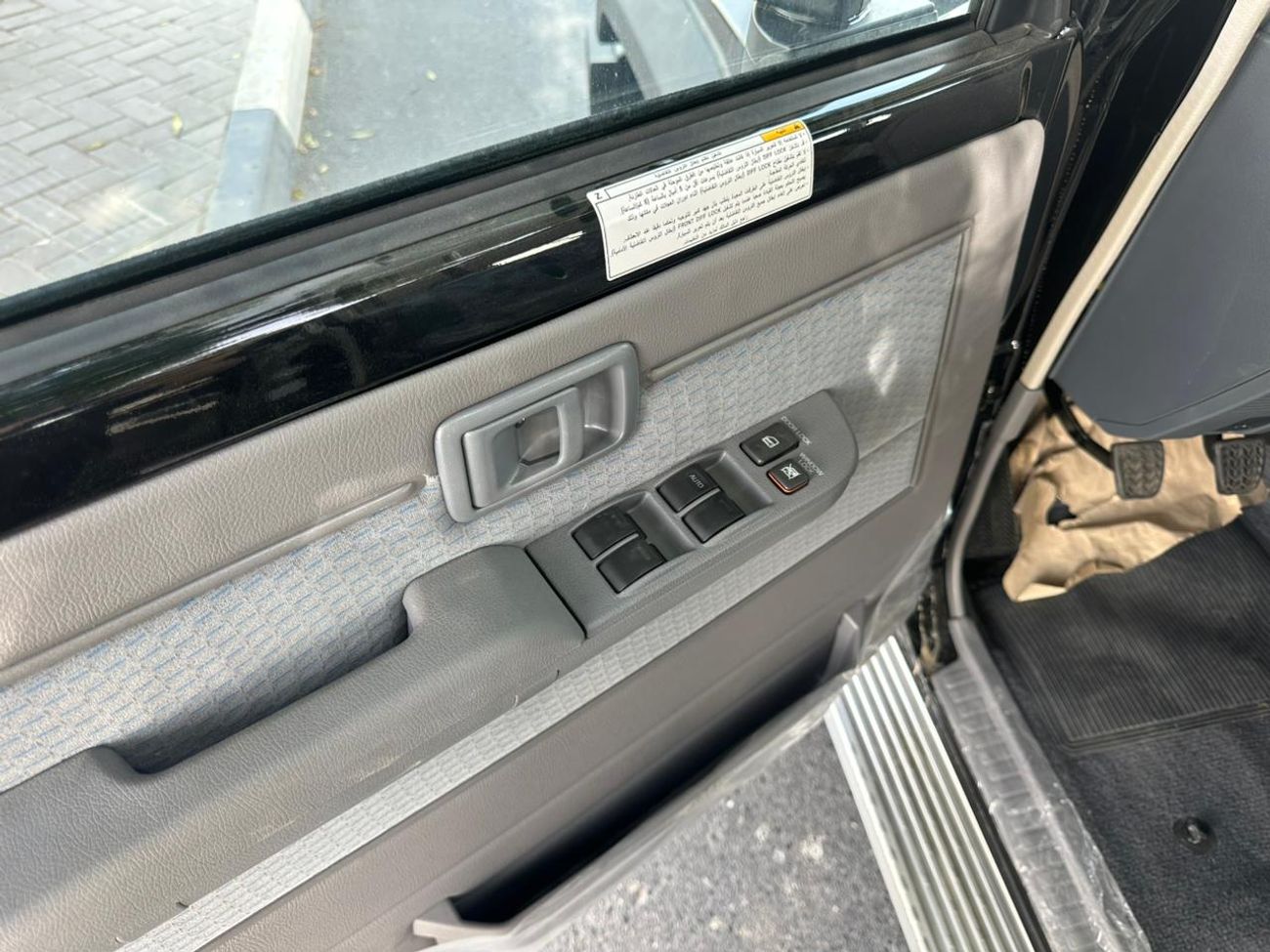 Toyota Land Cruiser 70 LX 2.8L  LC76-G1 2.8 DSL MT