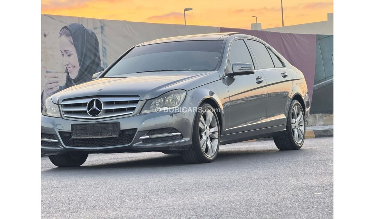 مرسيدس بنز C 200 In excellent condition and requires no expenses
